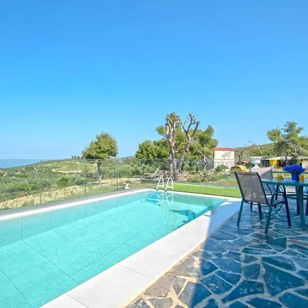 Pefki Villa *
