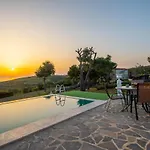 Villa Pefki *