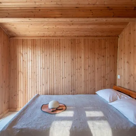 Vila Pefki *